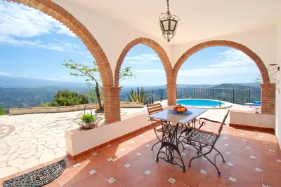 Image de Villa Cuatro Vientos : Vivez des Vacances de Rêve au Cœur de l'Andalousie