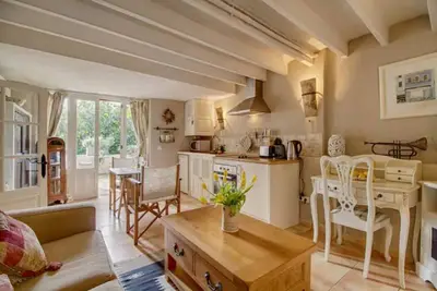 Image de Romantic 1 bed with private patio overlooking orange grove