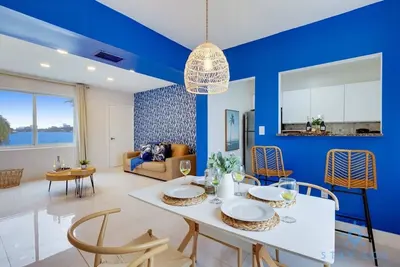 Image de 2br: Bay View + Pool | Step To Beach