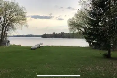 Image de 6 bed lake home on 2 acres with 217 ft of lake shore. Boat rentals! !