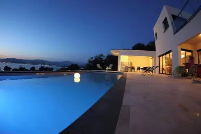 Image de Villa avec vue époustouflant et à 150 mètres de la plage