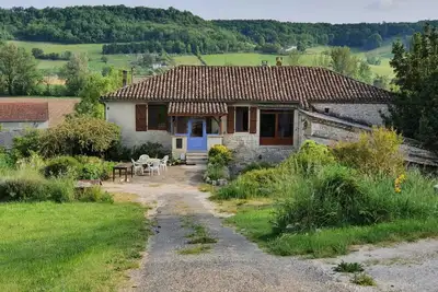 Image de Maison authentique, endroit calme, vue magnifique, boxes chevaux