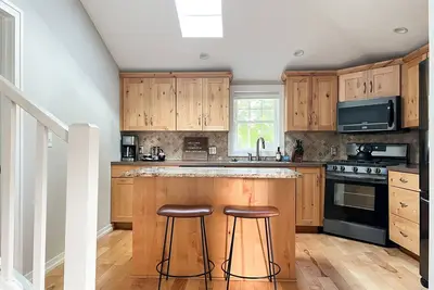 Image de Downtown Douglas-Craftsman Charm-Sleeps 6