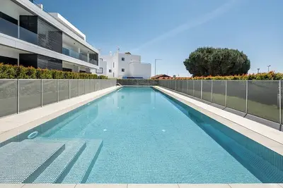 Image de Beautiful contemporary 2 bedroom apartment in Cabanas Oceanview pool & Free Wifi