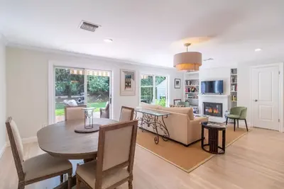 Bridgehampton Townhouse Ideal Location