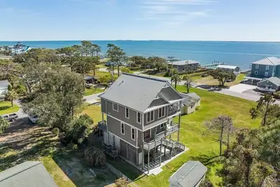 Image de Lookout Cottage- Waterview Home close to Cape Lookout National Seashore