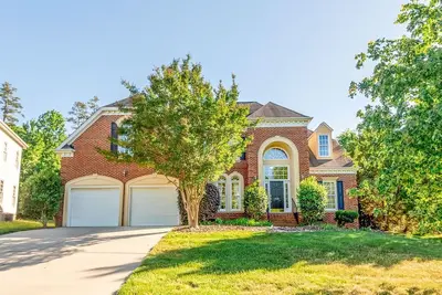 Image de 3 Bedroom Cozy, Comfy Home in the Queen City! ! ! !