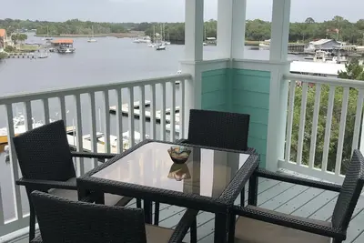 Image de Stunning Top Floor Views of The Steinhatchee River with Private Boat Slip /Pool!