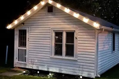 Image de Sweet and Cozy two bedroom Lake Erie Cottage -Pet Friendly!