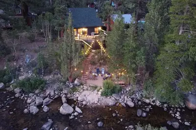 Image de Tahoe River Cabin on Private Beach