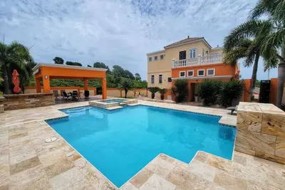 Image de Oasis Escape House. Paradise retreat. Private pool. 12 guests.