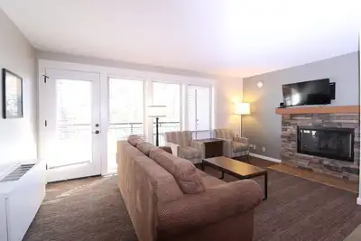 Image de Beautiful 3 bedroom condo