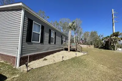 Image de Brand New Home Only Minutes From Boat Ramps