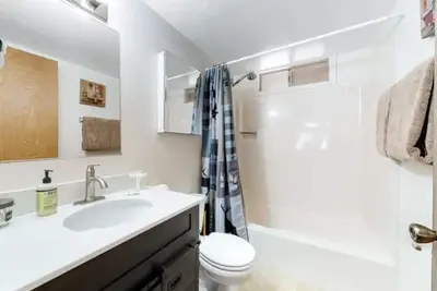 Image de Spacious 3-bedroom Meadowview Chalet