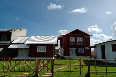 Image de 4-bedroom wooden house in Recanto Arvoredo in Subaúma, Linha Verde - Bahia
