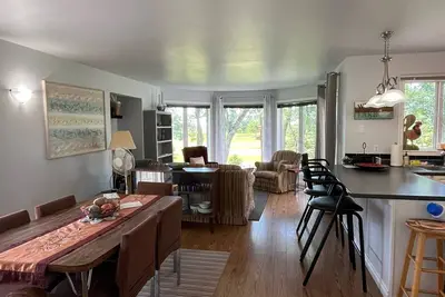 Image de A  peaceful country retreat a block away from the beach, with beautiful sunsets.