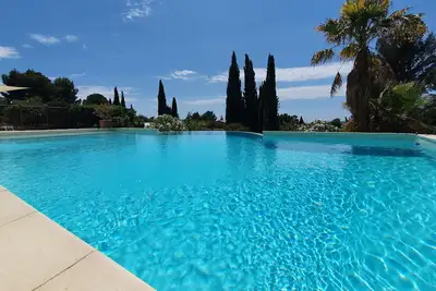 Image de Charmante maisonnette ****, Superbe vue mer, Spa, Grande piscine, Golf