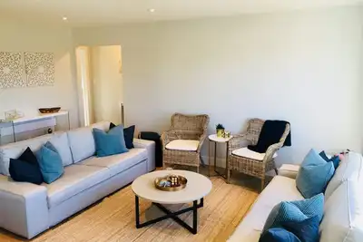 Image de The Twelve Pec | Summer Getaway in the Heart of Wellington