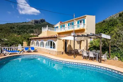 Image de Belle maison de vacances privée avec Wifi, climatisation, piscine privée, Tv, patio, parking