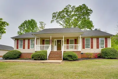 Image de Mineral Getaway w/ Grill, Fire Pits + Boat Docks!