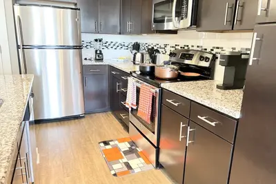 Image de Downtown Bull City View\/Poolside Luxury Suite