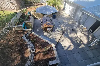 Image de 5 minutes walk to the beach from this family beach house.