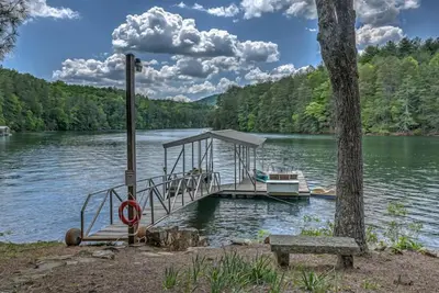 Image de Lakeshore Lodge - On Lake Blue Ridge | Pet Friendly | Hot Tub | Shuffleboard