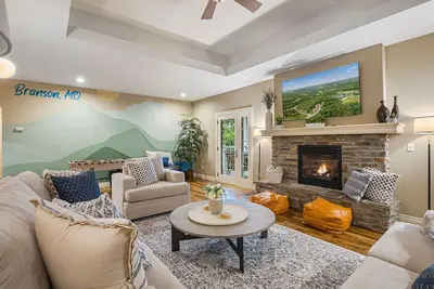 Image de Villa with 30ft PrivateDeck, All Ensuite Bathrooms, ClubhousePool, Golf, GameArea