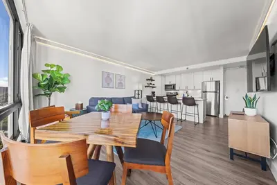 Image de Newly renovated! Free Parking, Koolau Mountain, Golf Course and City Views!