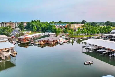 Image de Brand New Listing Discount - The Crow's Nest at Turtle Bay Marina