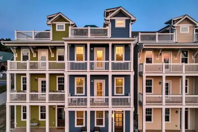 Image de Brand New Listing Discount! - 'The Look Out' at Turtle Bay Marina