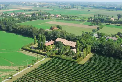 Image de Maison de campagne entre Parme et Reggio Emilia avec Wifi et piscine