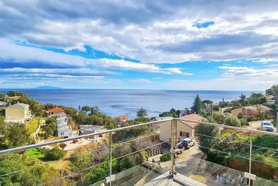 Villa Rocca Bruna: Luxe, Spa et Vue Panoramique près de Bastia