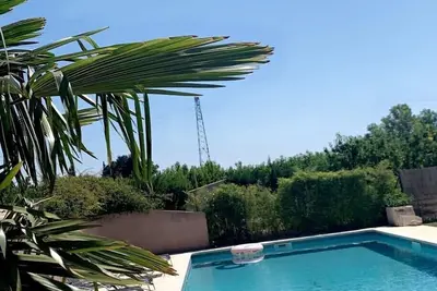 Image de Mas provençal avec piscine d’eau salée