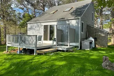 Image de Cozy, Comfortable and Quiet Cottage in the Woods