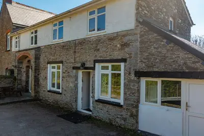 Image de Large holiday home on Rame Peninsula Aonb. 5 beds 4 bathrooms. On site parking.