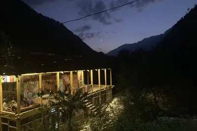 Image de Guaranteed! A Home Away From Home and Into The Wild!