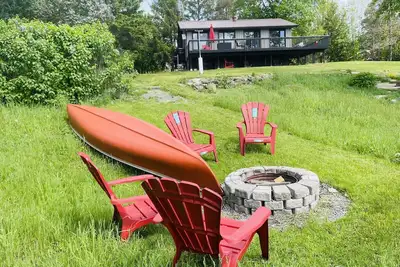 Image de Cozy lakeside cottage with breathtaking views & amazing fishing