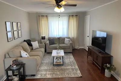 Image de Cozy 2 Bedroom Unit Minutes From Downtown Cincinnati!