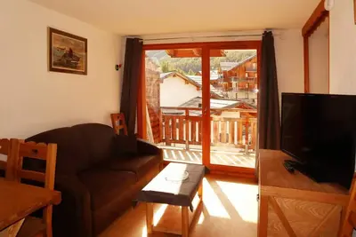 Image de Pied des pistes de ski, 2ème étage, vue dégagée, piscine, sauna, balcon, télévision, casier à ski