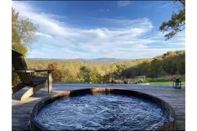 Image de Catskills Cabin on 34 acre Estate stunning views