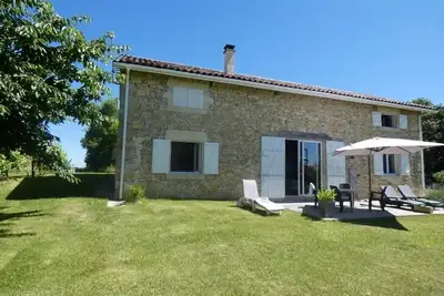 Image de Grange en pierre aménagée en gite proche de Condom au calme dans un petit hameau