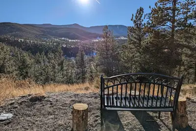 Image de Breathtaking View: Relaxing Rocky Mountain Getaway