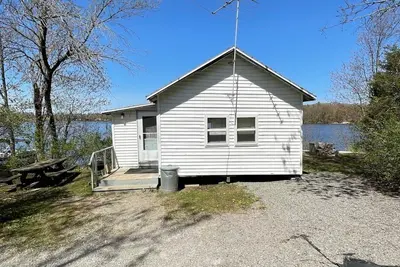 Image de Cabin 3 w\/ Dock Access *Beautiful Lake View*