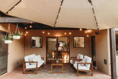 Image de New Listing! Cozy home with views and close to trails! Rooted in Red Rocks.