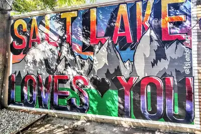 Image de Charming City Cottage - 3 King Beds! Fiber Wifi!