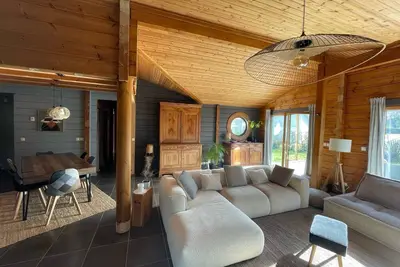 Image de Villa en bois, entre océan et Bassin. Idéale pour les familles. Animaux ok!