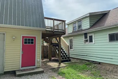 Image de Cozy \"Frog\" Apartment nestled in Bay View
