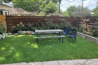 Image de Ideal location with new Heated Pool!