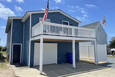 Image de ☀️Newly renovated cottage at the coast…. 60 second walk to the beach🌊